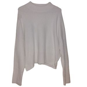 Arizona Jean Company Ultra Soft Adorable White Sweater ! 🤍